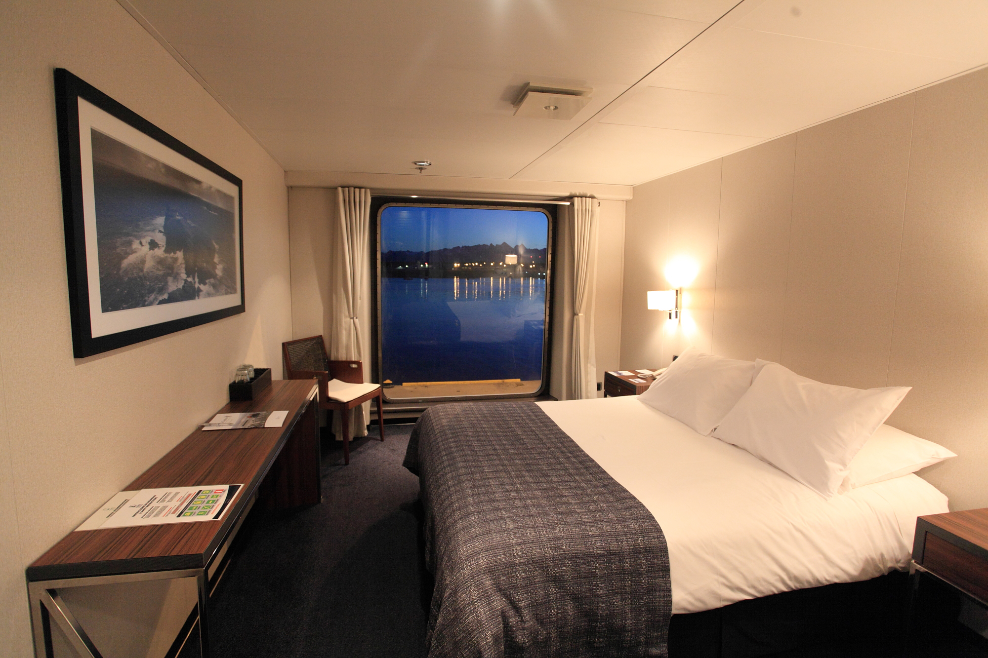 Australis Stella Australis Cabin aaa-mat-21.jpg